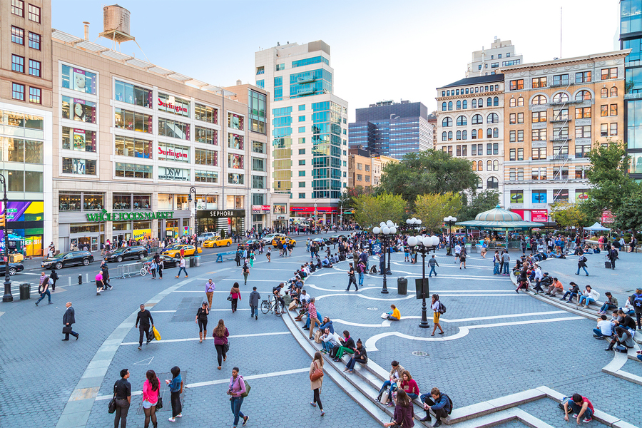Crowded area in front of 4 union square