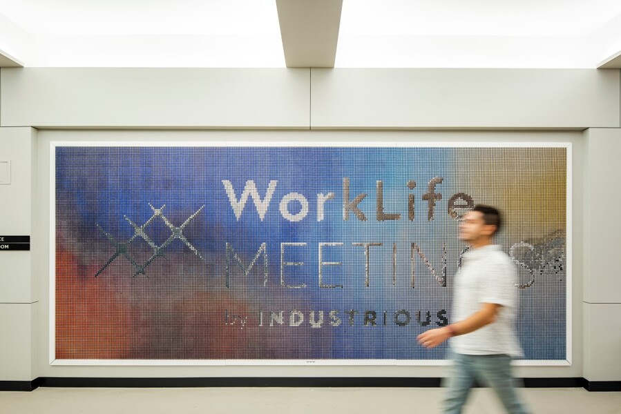 PENN 1 WorkLife Meetings Interior Sign