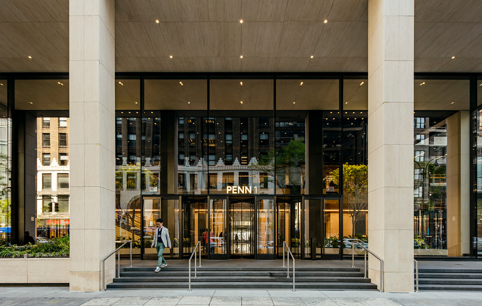 Frontal View of Penn 1 Lobby Entrance on 34th Stre