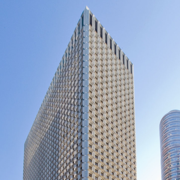 909 THIRD AVENUE