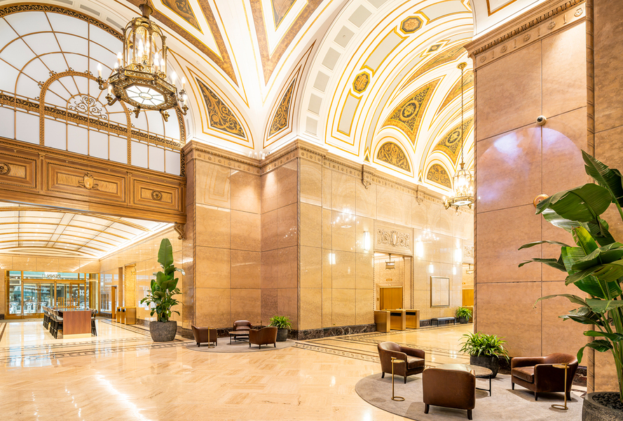 Side lobby of penn 11